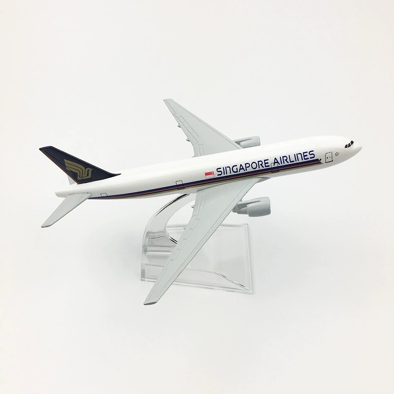 16cm B777 Singapore Airways Me - Model Kit Singapore recensie en prijs